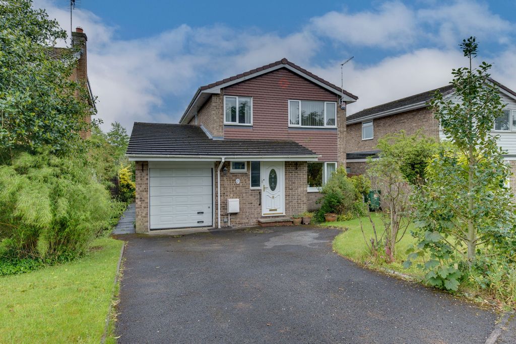 Property photo 1 of 28
