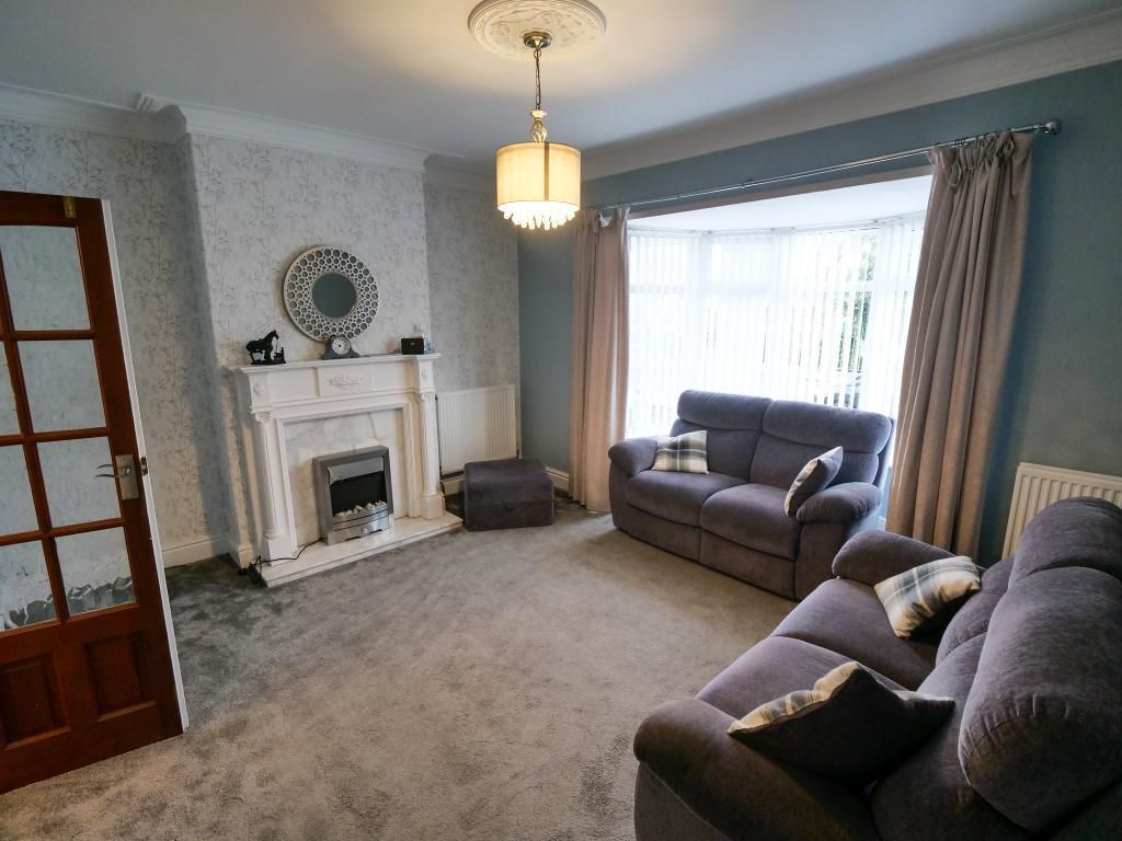 Property photo 2 of 11 Lounge