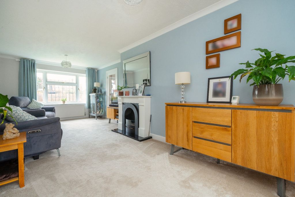 Property photo 2 of 22 4628282