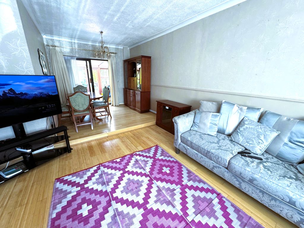 Property photo 2 of 21