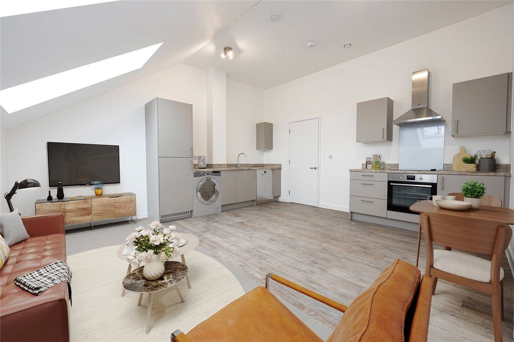 Property photo 1 of 36 Picture No. 02