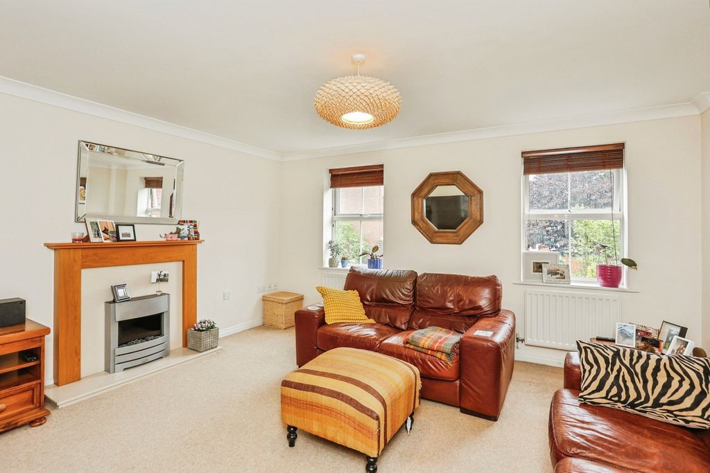 Property photo 3 of 17 Photo