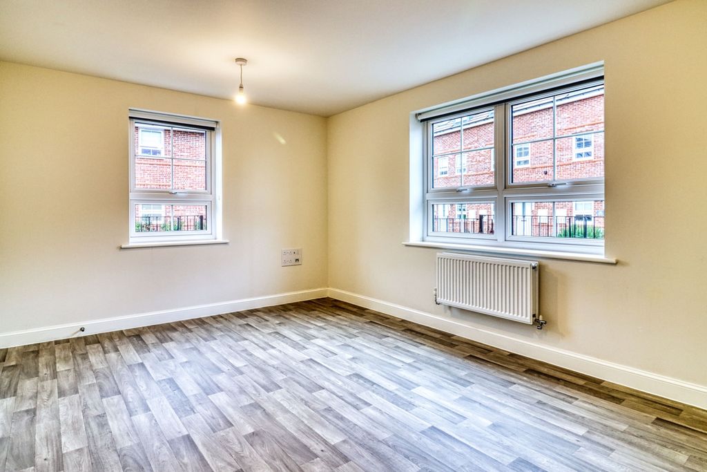 Property photo 2 of 17 Lounge