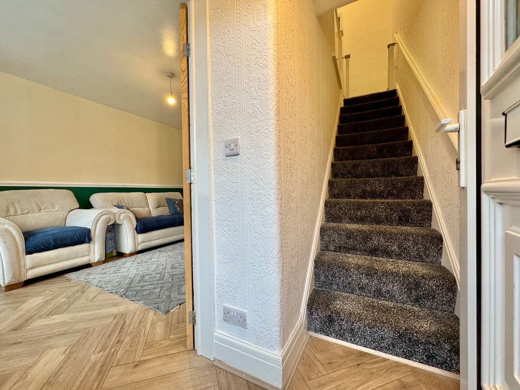 Property photo 2 of 15 Entrance