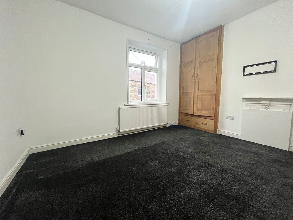 Property photo 3 of 8 Bedroom 1