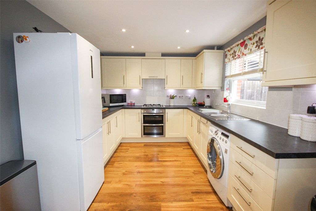 Property photo 3 of 16 Picture No. 19