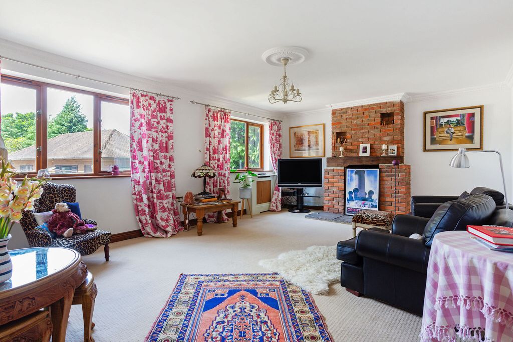 Property photo 3 of 10