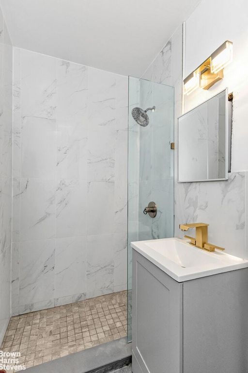 Property photo 3 of 8 <Alttext/>