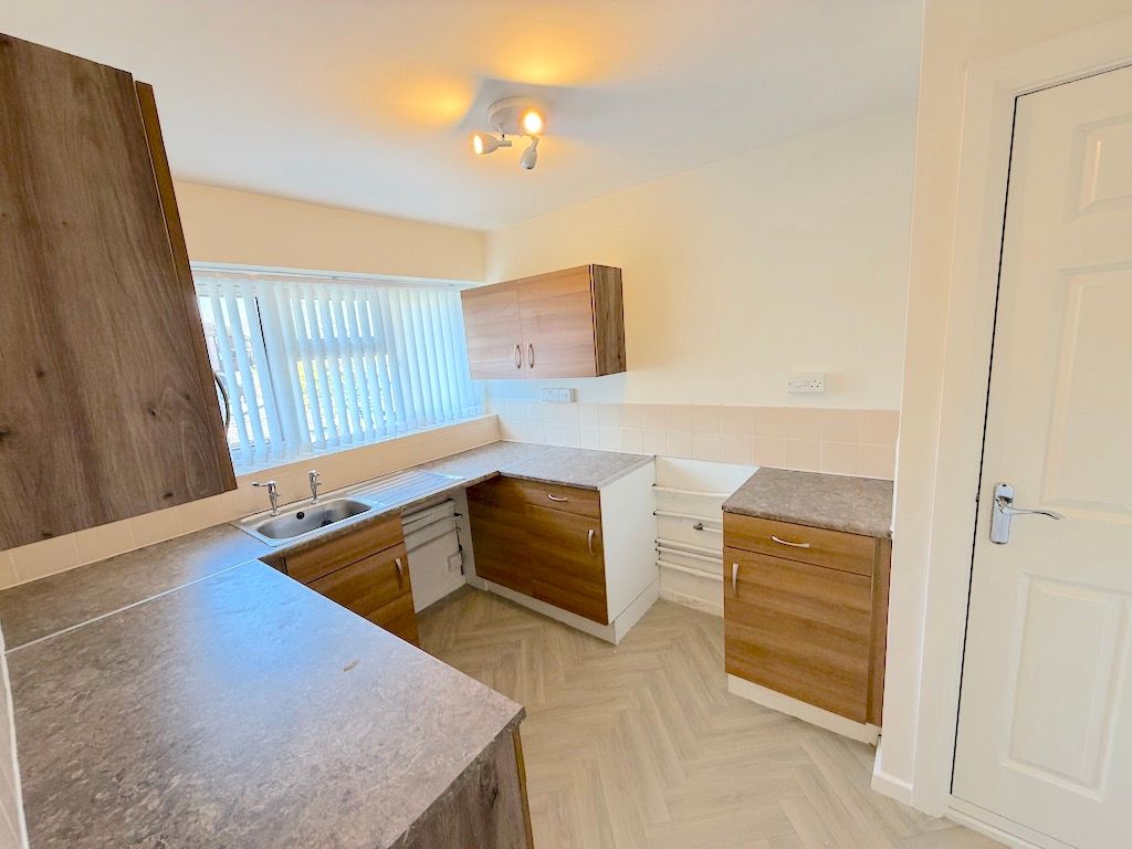 Additional image 6 of 2 bed flat for saleMalvern Avenue, Stourbridge DY9