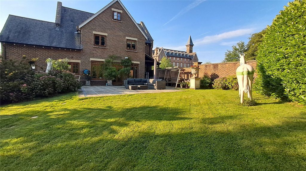 Property photo 1 of 23 Picture No. 24