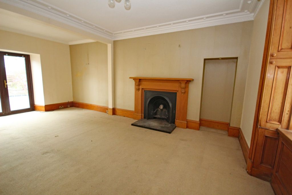 Property photo 3 of 23