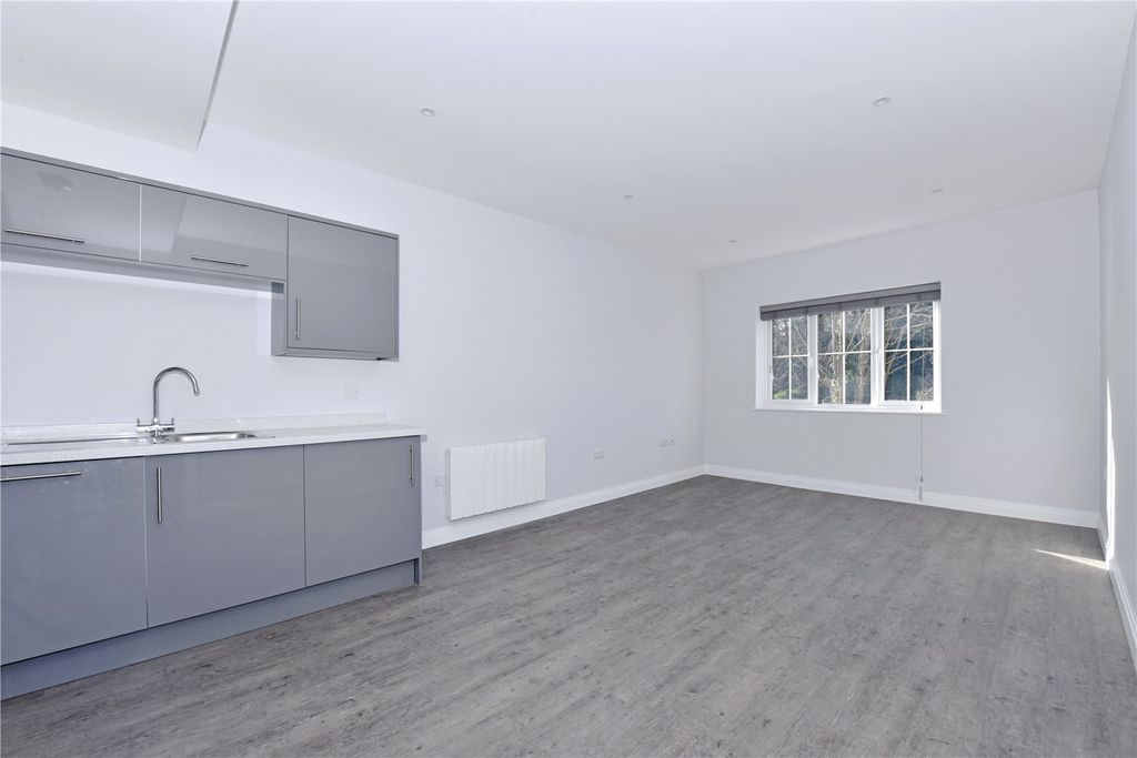 Property photo 2 of 8 Picture No. 04