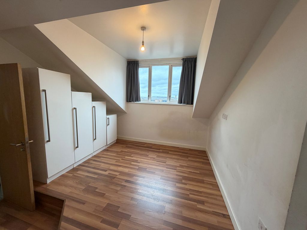 Property photo 3 of 4