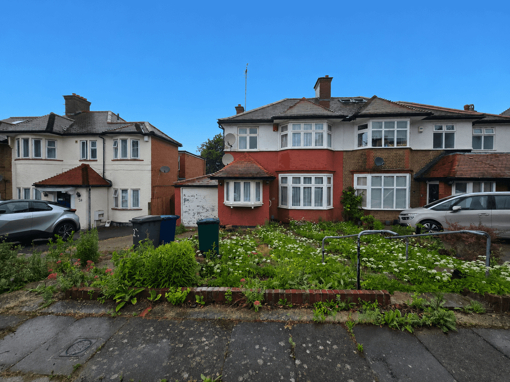 Property photo 1 of 12 Large 3 Bed Semi-Detached House With Approved Planning For 6 Bed 4 Bath House Plus A Basement