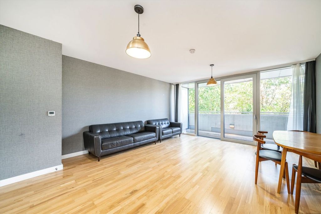 Property photo 2 of 5