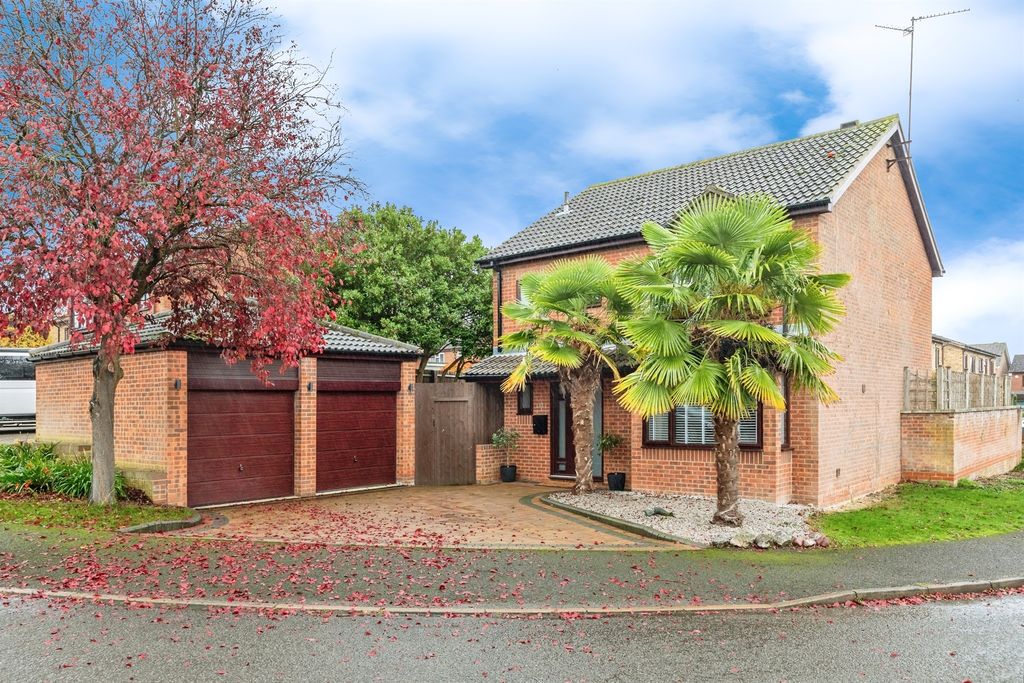 Property photo 1 of 17