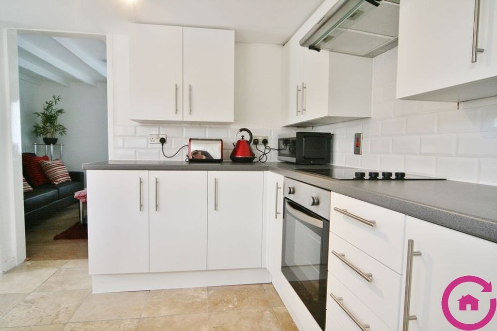 Property photo 3 of 7 Photo 4