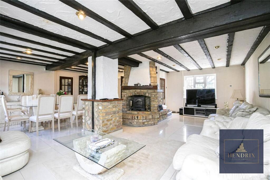 Additional image 14 of 4 bed detached house to rentHigh Road, Chigwell IG7