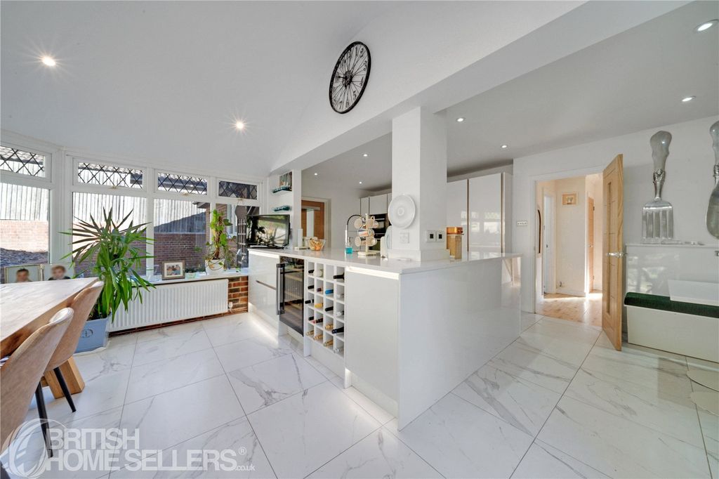 Property photo 3 of 17 Picture No. 06