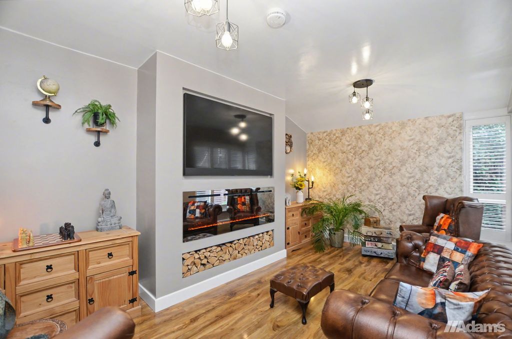 Property photo 3 of 34