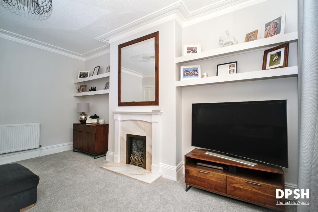Property photo 3 of 25