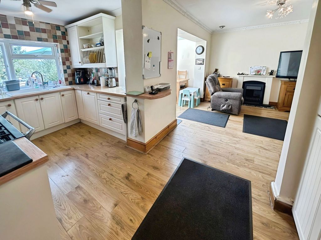Property photo 3 of 46