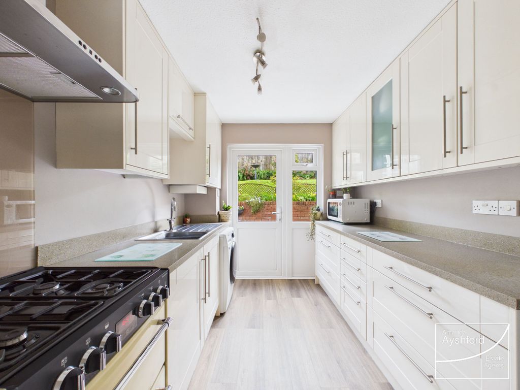 Property photo 3 of 31