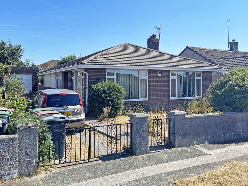 Property photo 1 of 18 Rawling Close 14 - Front.Jpg