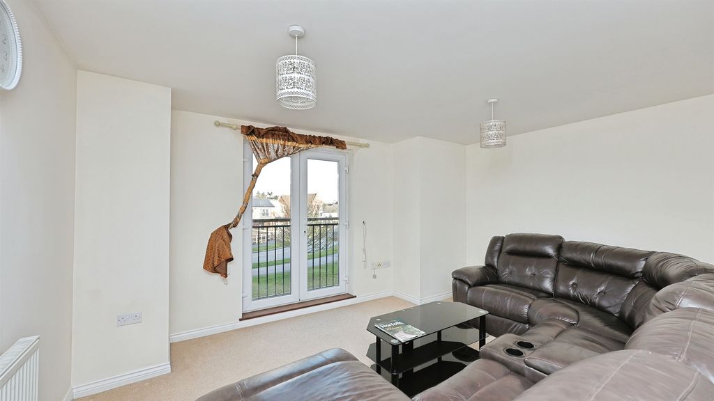 Property photo 3 of 14