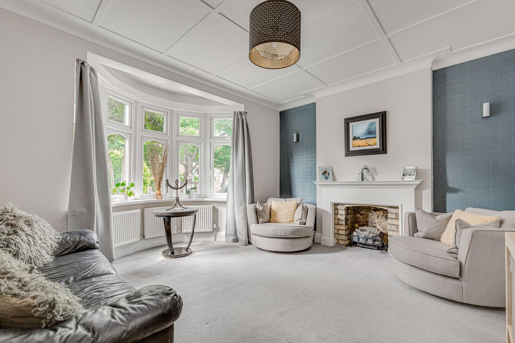 Property photo 3 of 16 Living Room