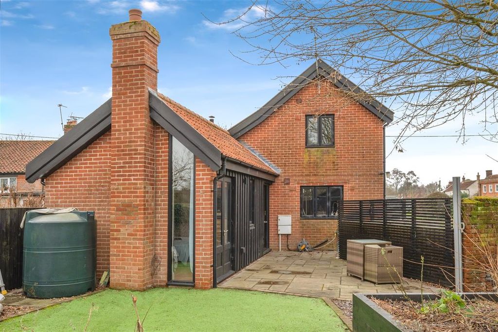 Property photo 1 of 30