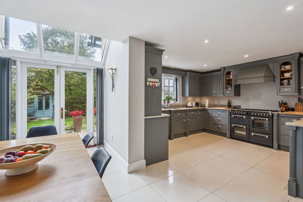 Property photo 2 of 29