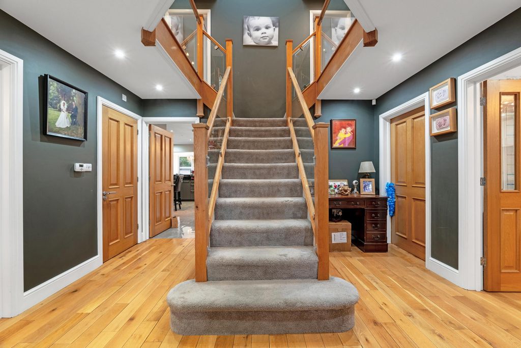 Property photo 3 of 22