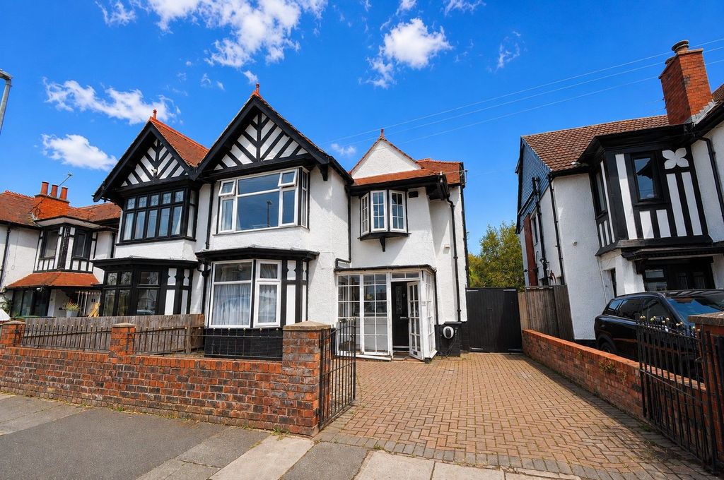 Property photo 1 of 40