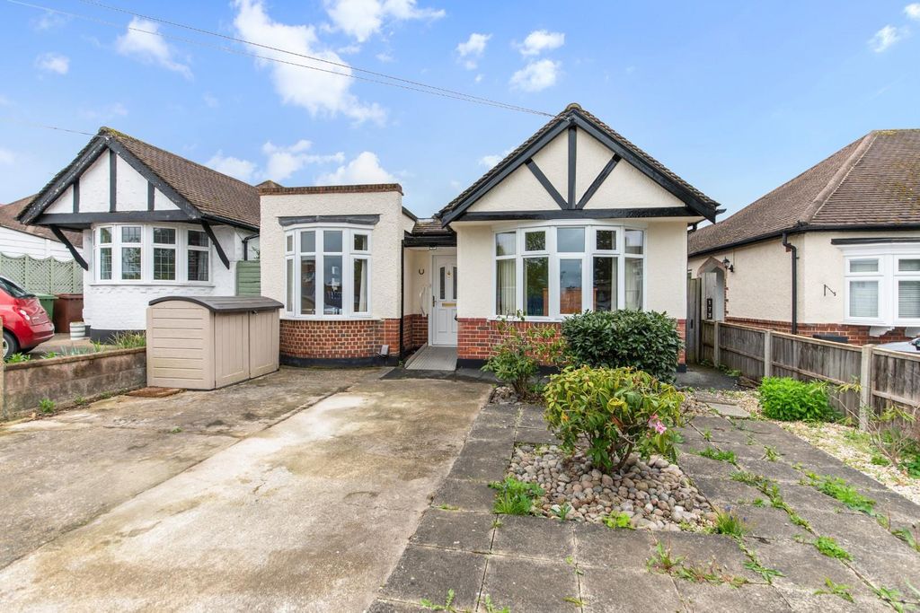 Property photo 1 of 14 Newbury Gardens (13).Jpg