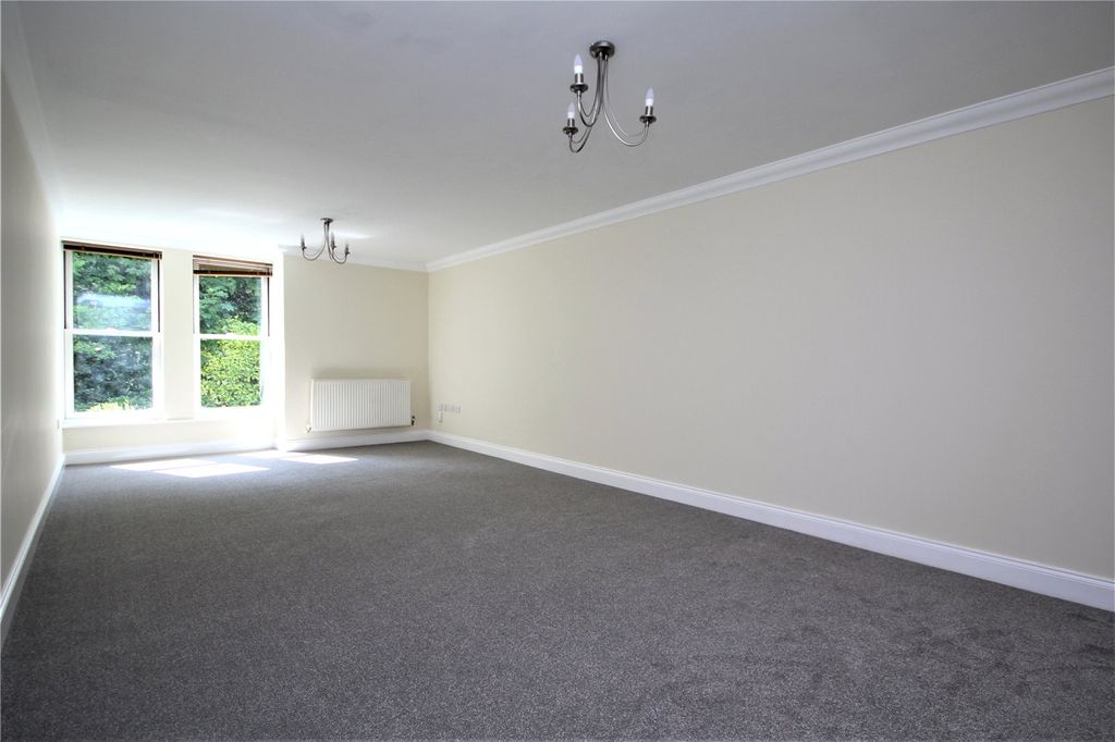 Property photo 2 of 9 Living/Dining Area