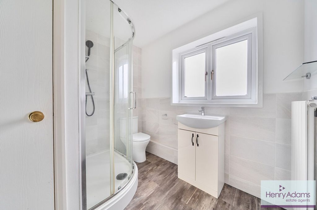 Additional image 10 of 2 bed flat for saleLongmead, Liss GU33