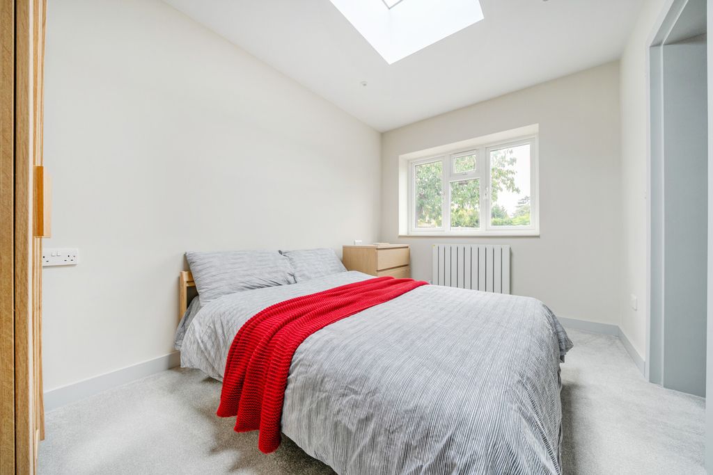 Property photo 3 of 18 Bedroom