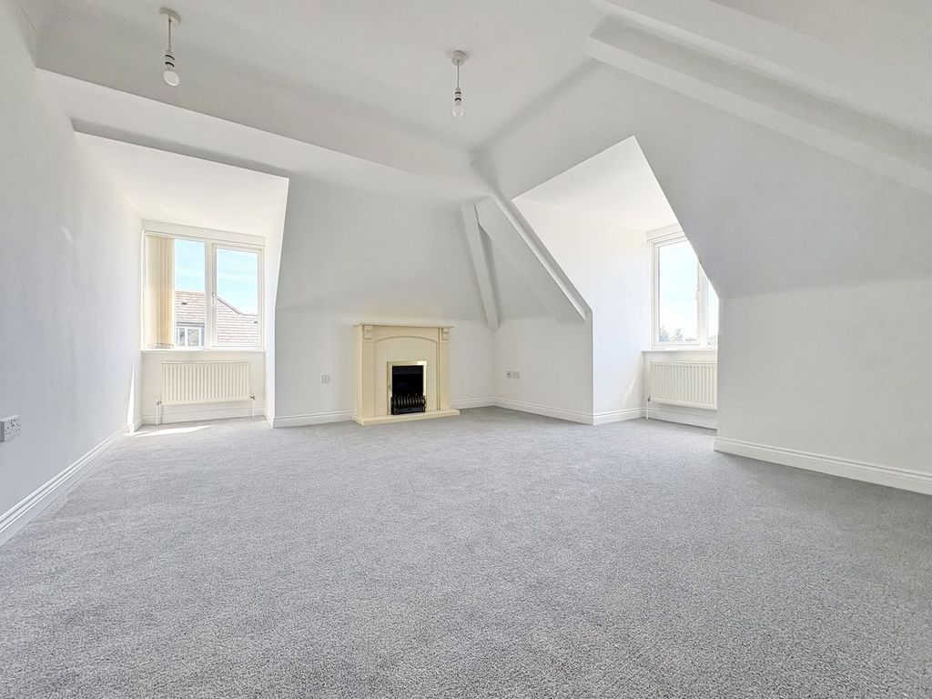 Property photo 3 of 21
