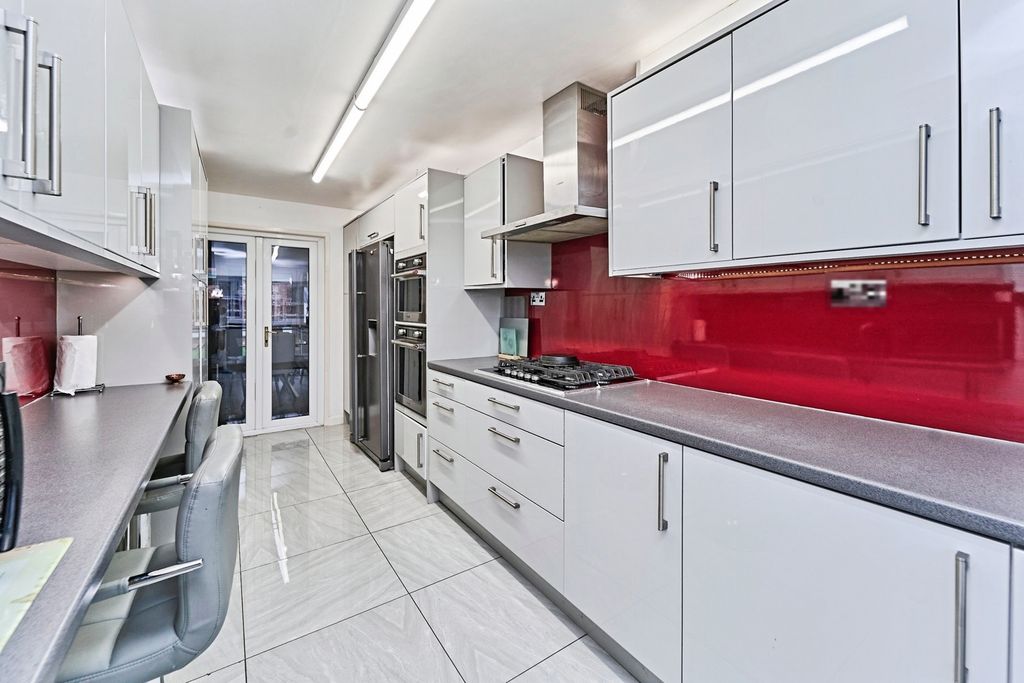 Property photo 3 of 20 Pbox-Img.Jpg