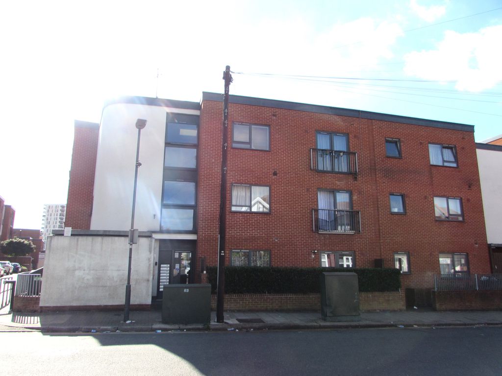 Property photo 1 of 8 Aldborough House, Grant Road, Harrow, Middlesex Ha3