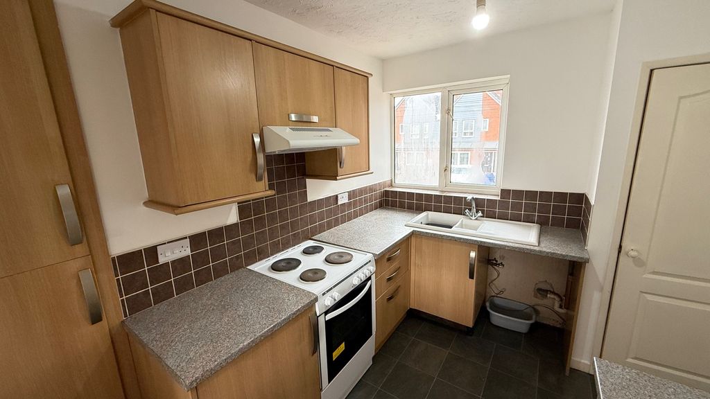 Property photo 2 of 8 Image