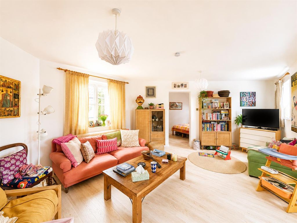 Property photo 3 of 7