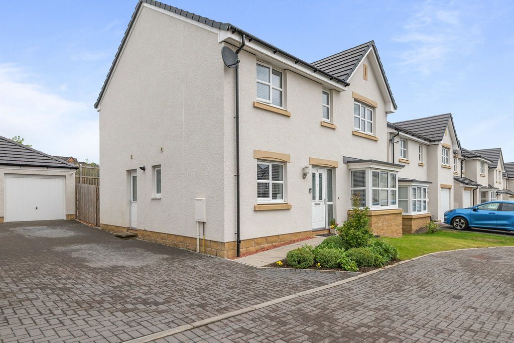 Property photo 2 of 30