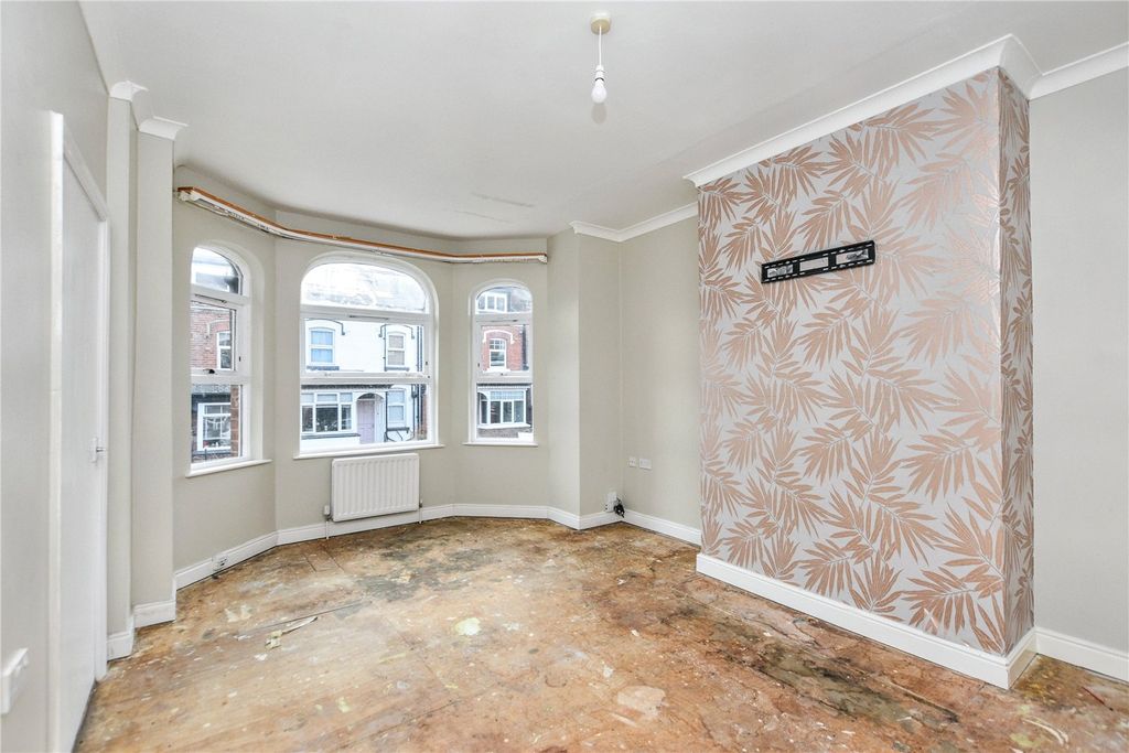 Property photo 2 of 16 Picture No. 05