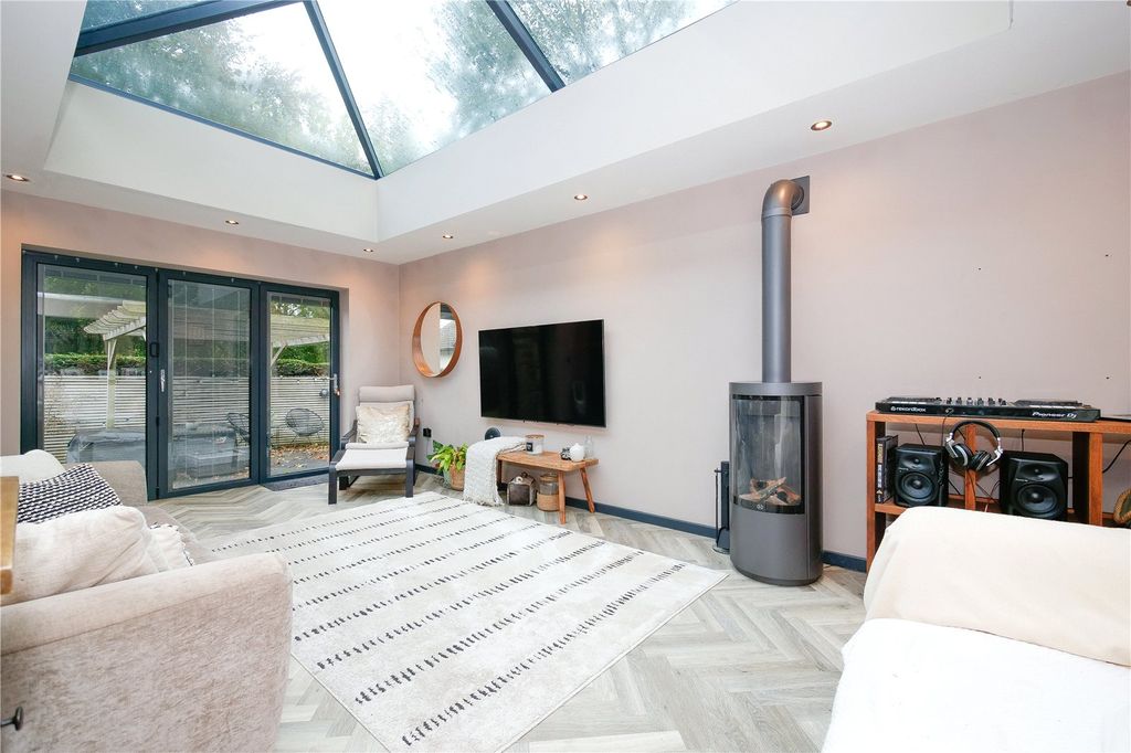 Property photo 2 of 21 Picture No. 35