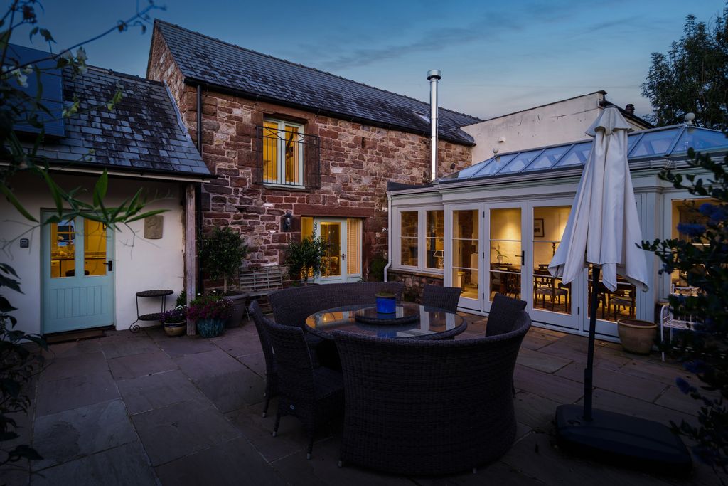 Property photo 1 of 22