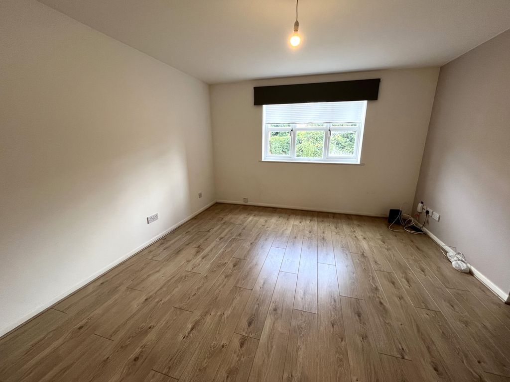 Property photo 1 of 17 Img_7154