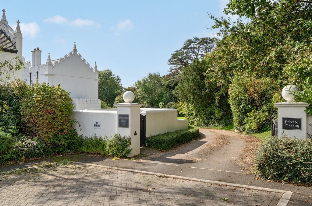 Property photo 3 of 20 Drieway Entrance