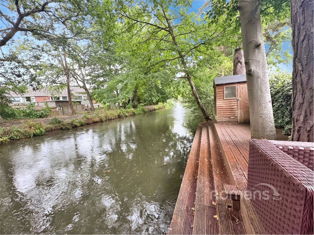 Property photo 2 of 15 Picture No. 20